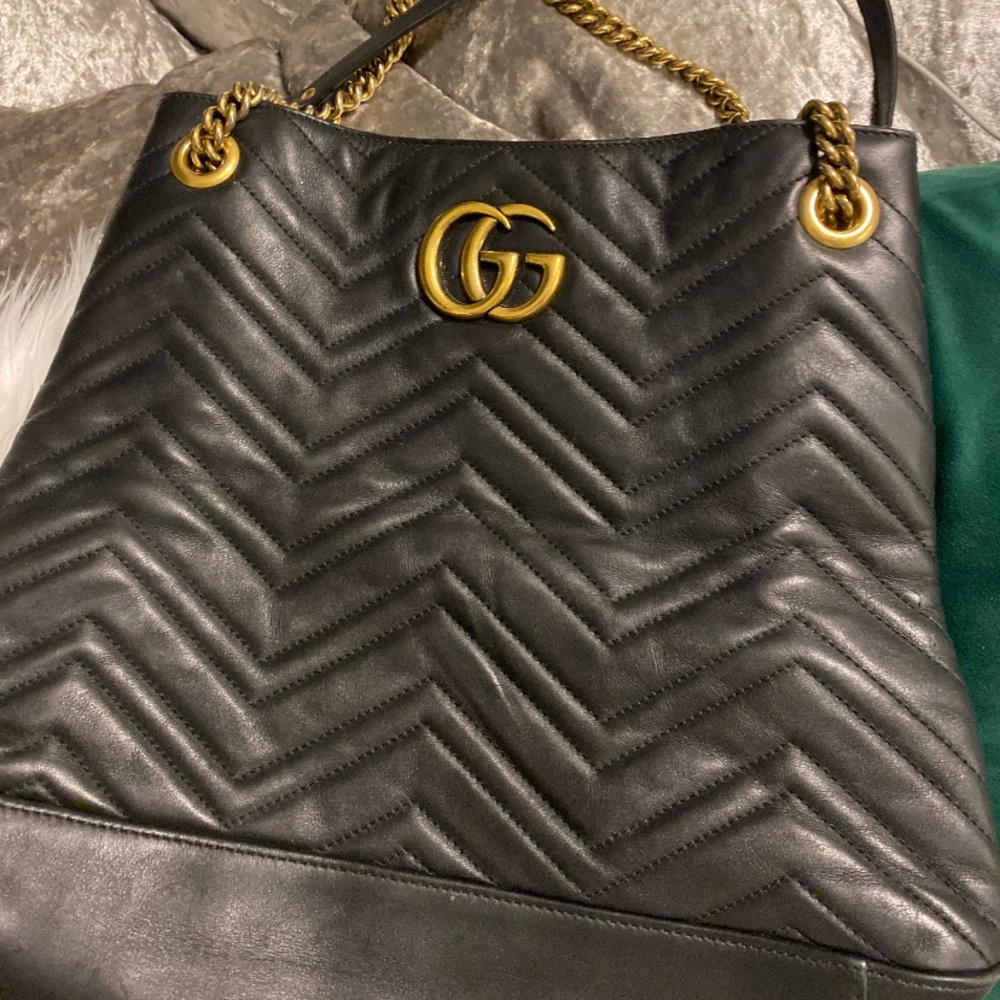 Authentic Gucci GG Marmont Nero Chevron Leather Shoulder Bag